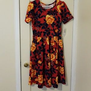LuLaRoe Ameila, size med, new with tags